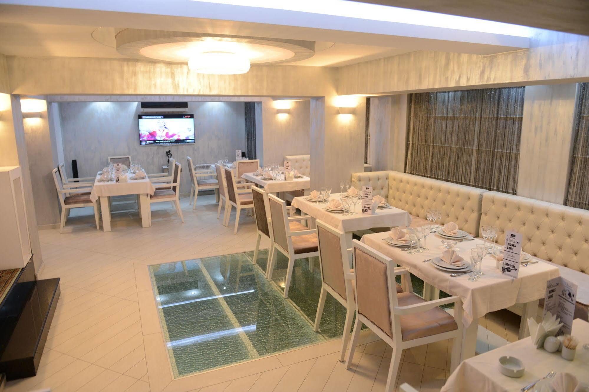 Maestro Hotel บากู ภายนอก รูปภาพ
